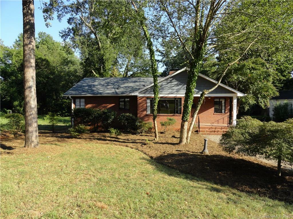 Property Photo:  2921 Sunset Drive  NC 28209 