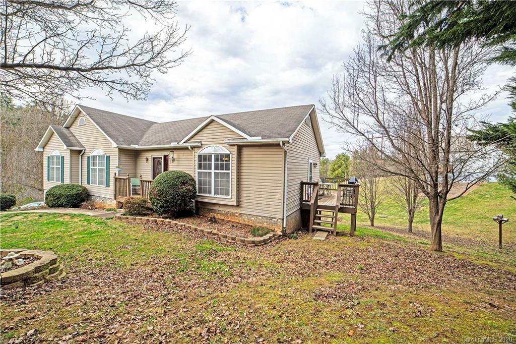 Property Photo:  11 Clearview Lane  NC 28787 