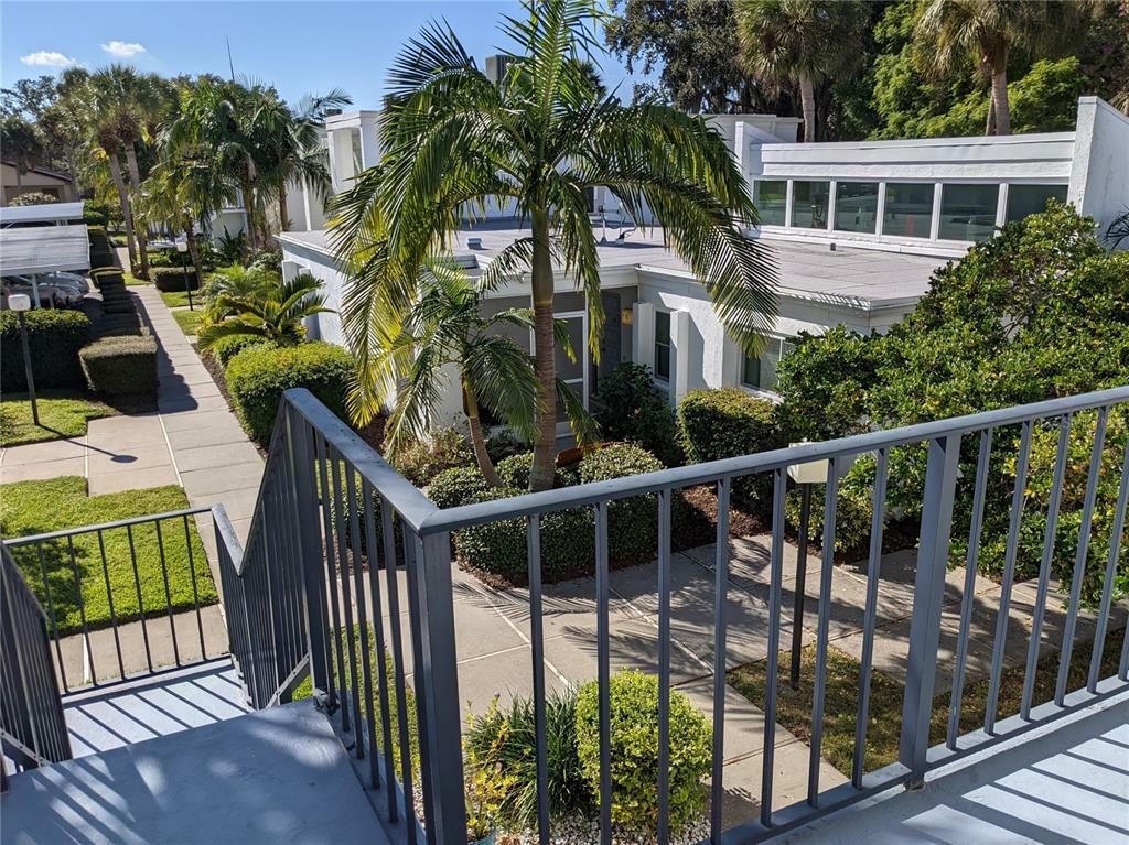 Property Photo:  729 Capri Isles Boulevard 729  FL 34292 