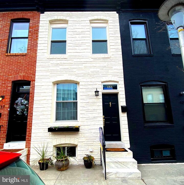 Property Photo:  135 N Curley Street  MD 21224 