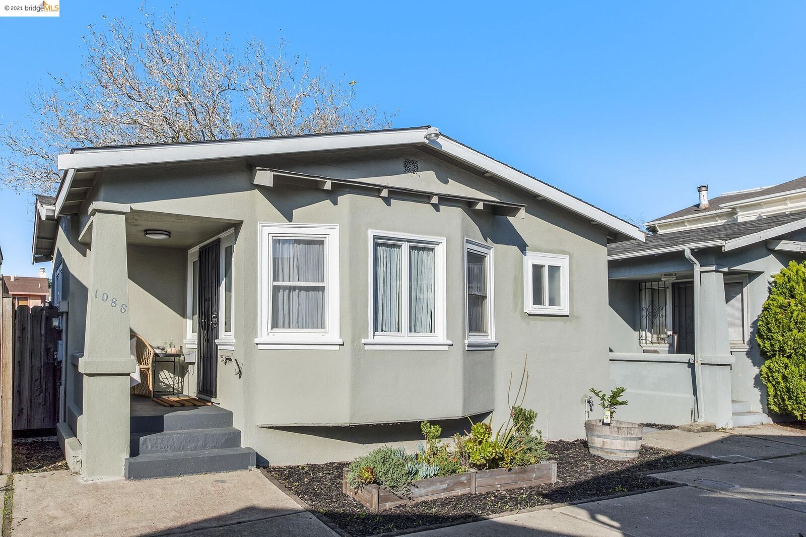 Property Photo: 1088 16th St CA 94607