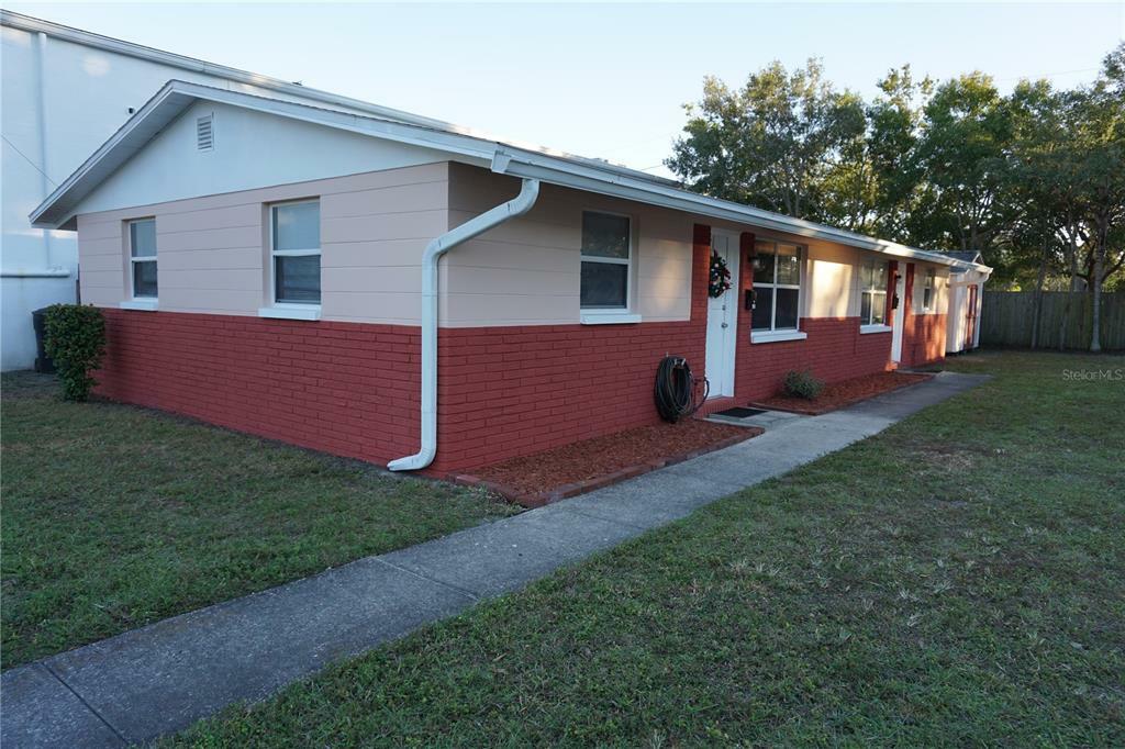 Property Photo:  420 88th Avenue N  FL 33702 