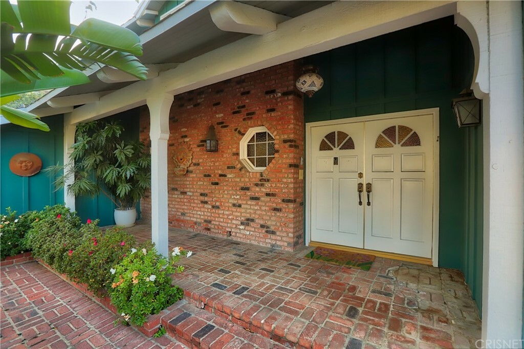 Property Photo:  3501 Alginet Drive  CA 91436 