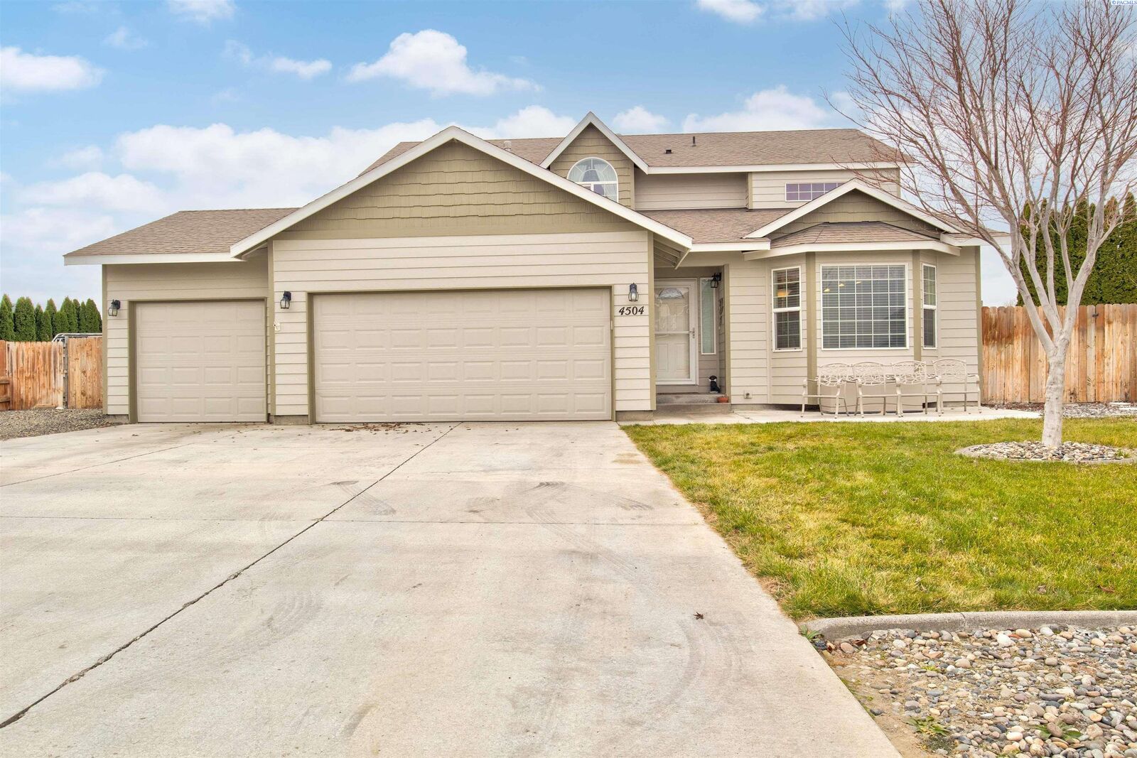 Property Photo: 4504 Palo Verde Ct WA 99301