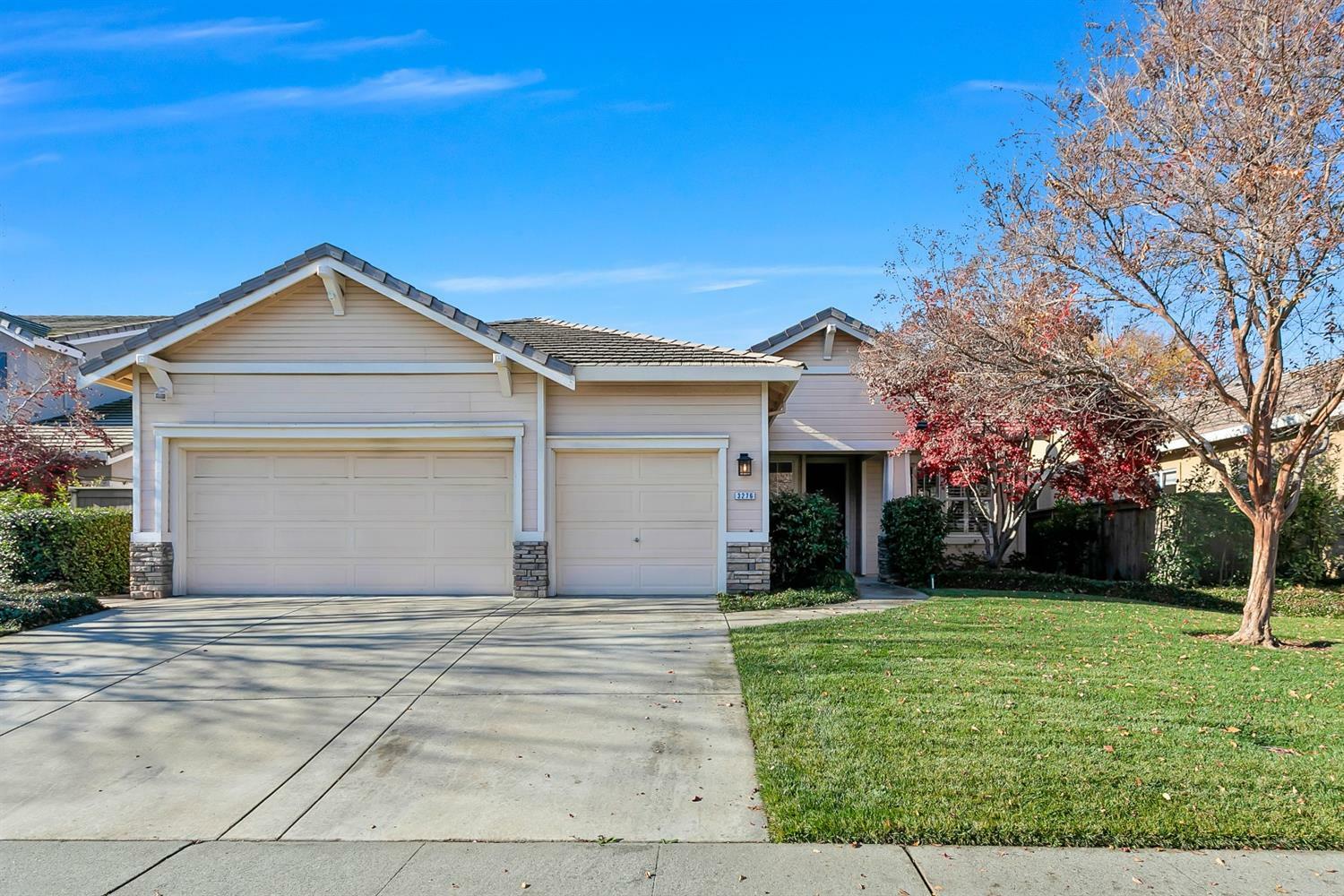 Property Photo:  3276 Stonehurst Drive  CA 95762 