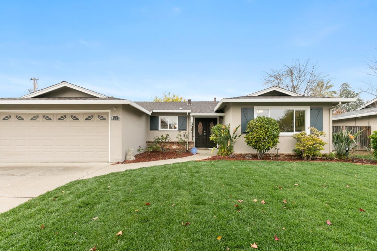 Property Photo: 4255 Hendrix Way CA 95124