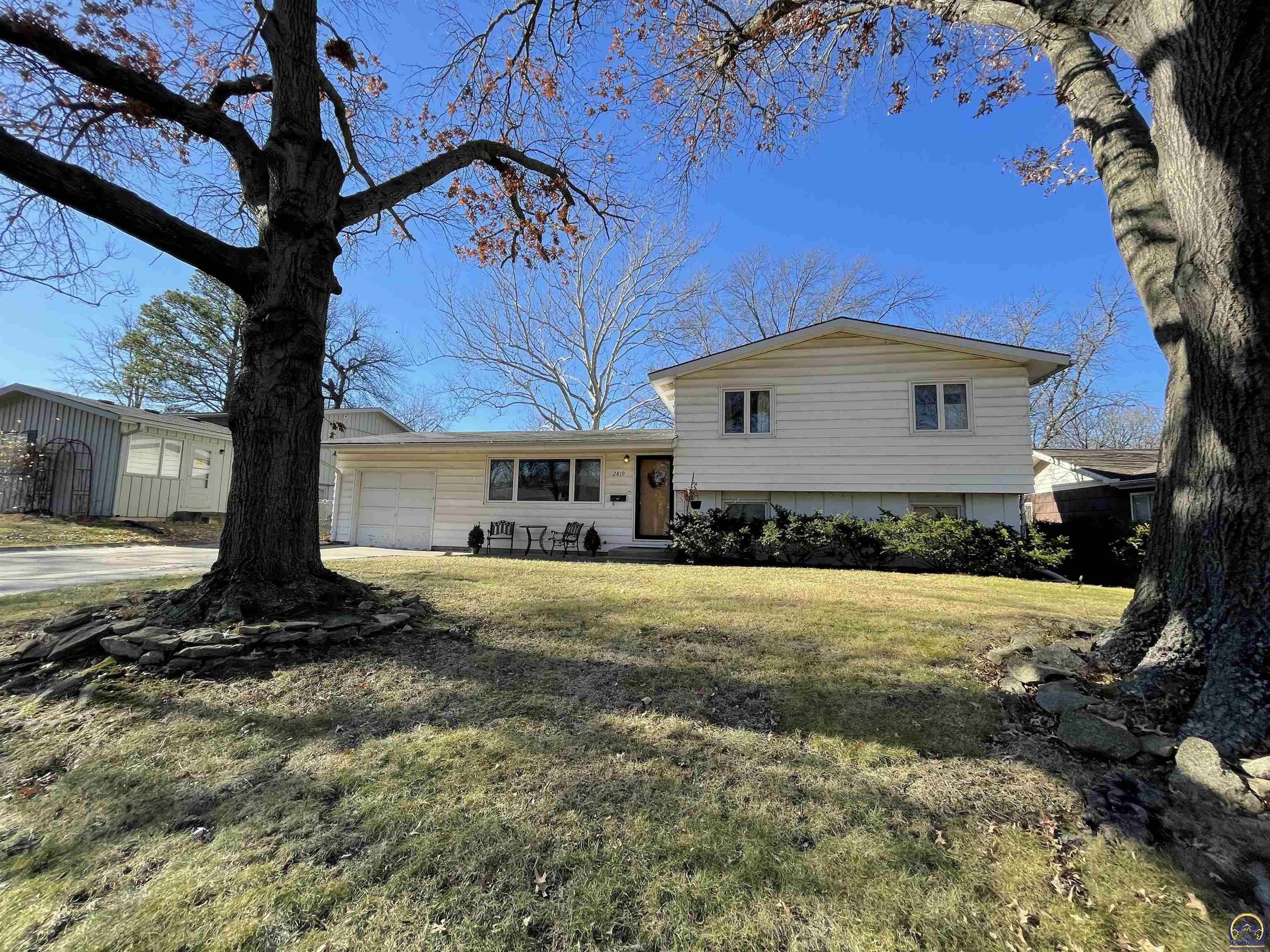 Property Photo: 2819 SW Burnett Rd KS 66614