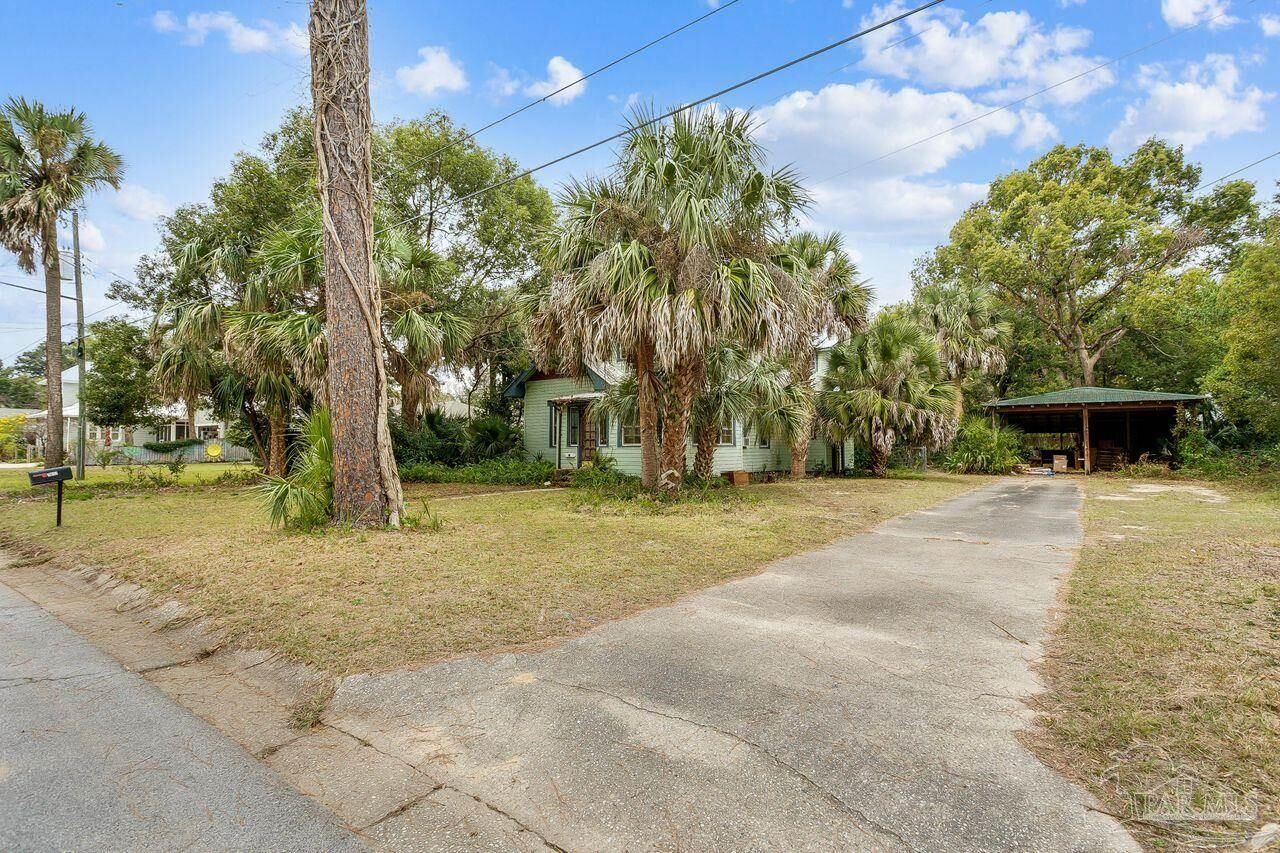 Property Photo:  1612 E Avery  FL 32503 