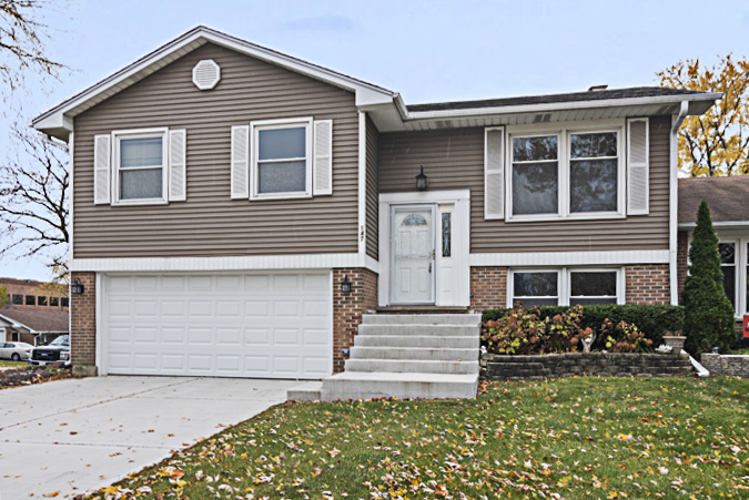 Property Photo: 147 Majestic Drive IL 60148