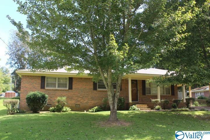 Property Photo:  206 3rd Street NE  AL 35016 