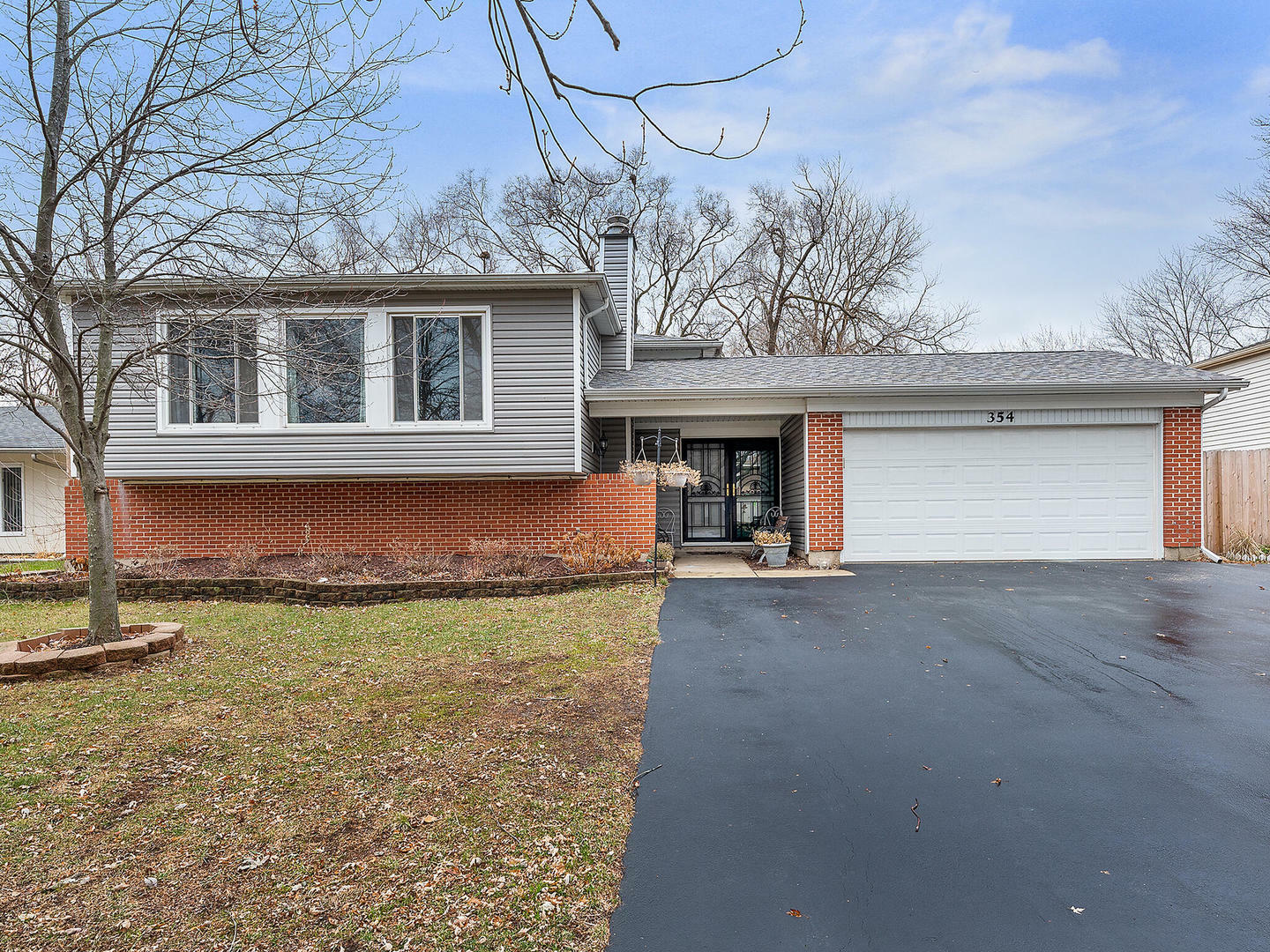 Property Photo:  354 Sword Way  IL 60440 