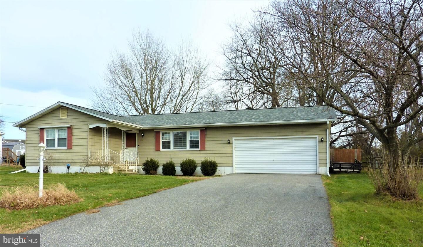 Property Photo:  205 W Cook Avenue  DE 19977 