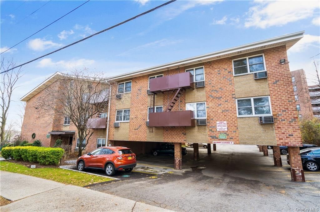 Property Photo: 220 Chestnut 3E NY 10573