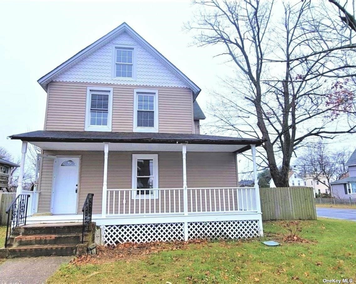 Property Photo: 40 Muncy Avenue NY 11704