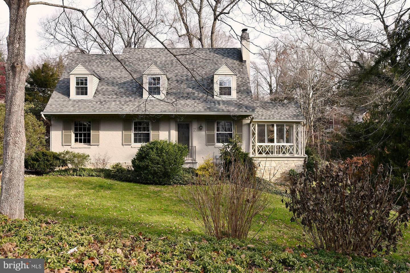 Property Photo: 7 Valley View Road PA 19063