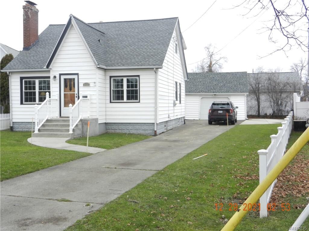 Property Photo:  4477 Oxford Terrace  NY 14075