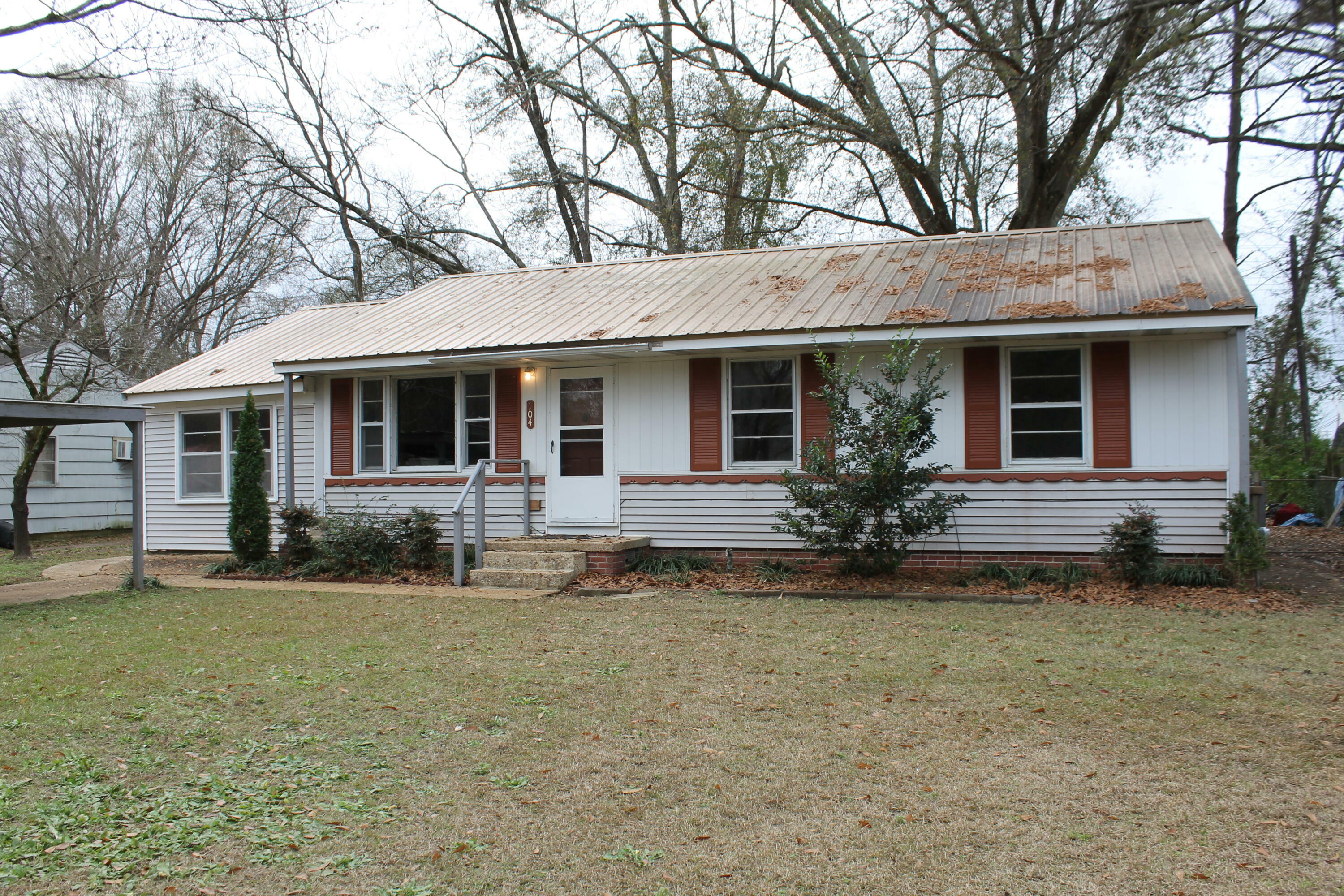 Property Photo:  104 McHall Dr  MS 39702 