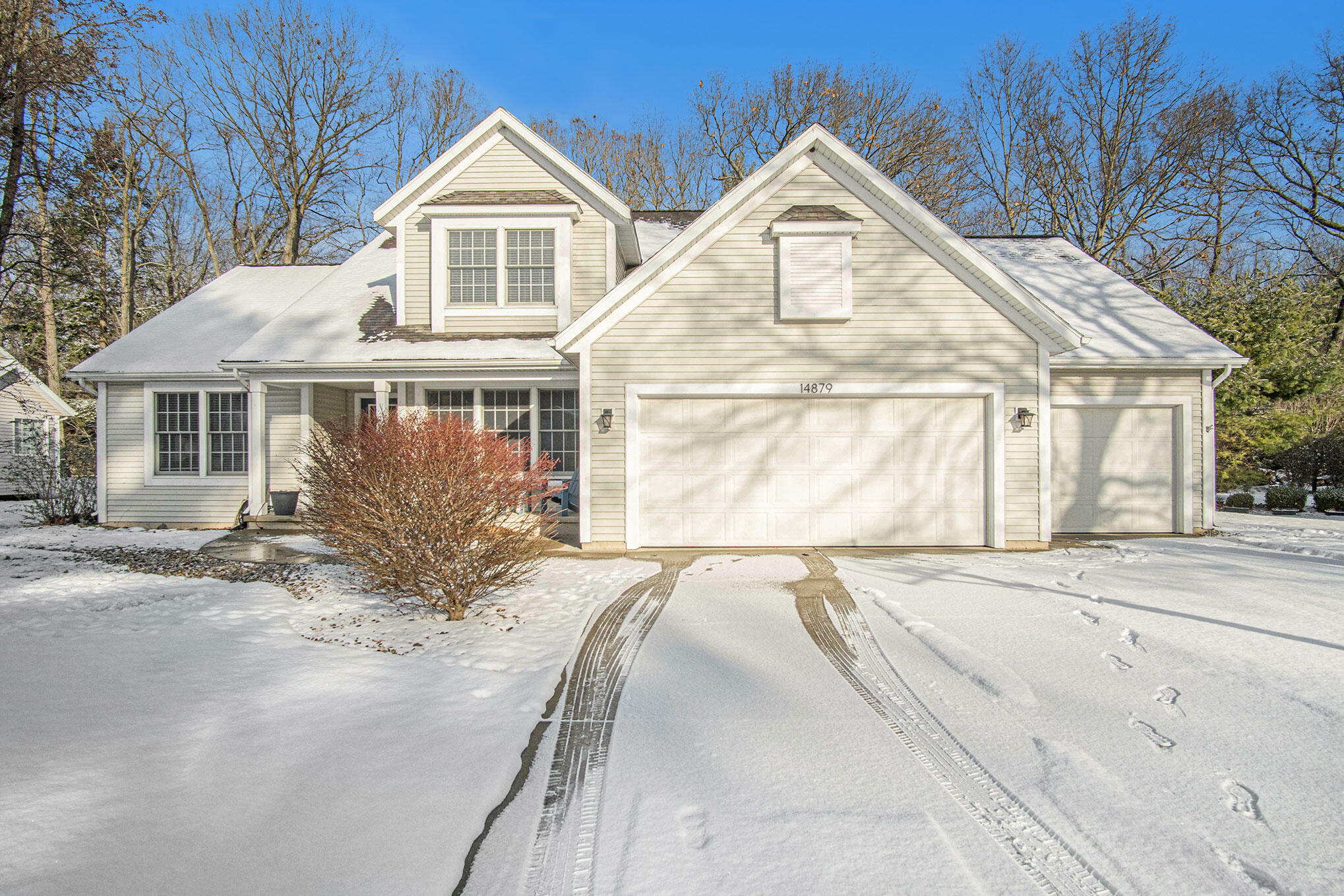 Property Photo:  14879 Woodside Trail  MI 49417 