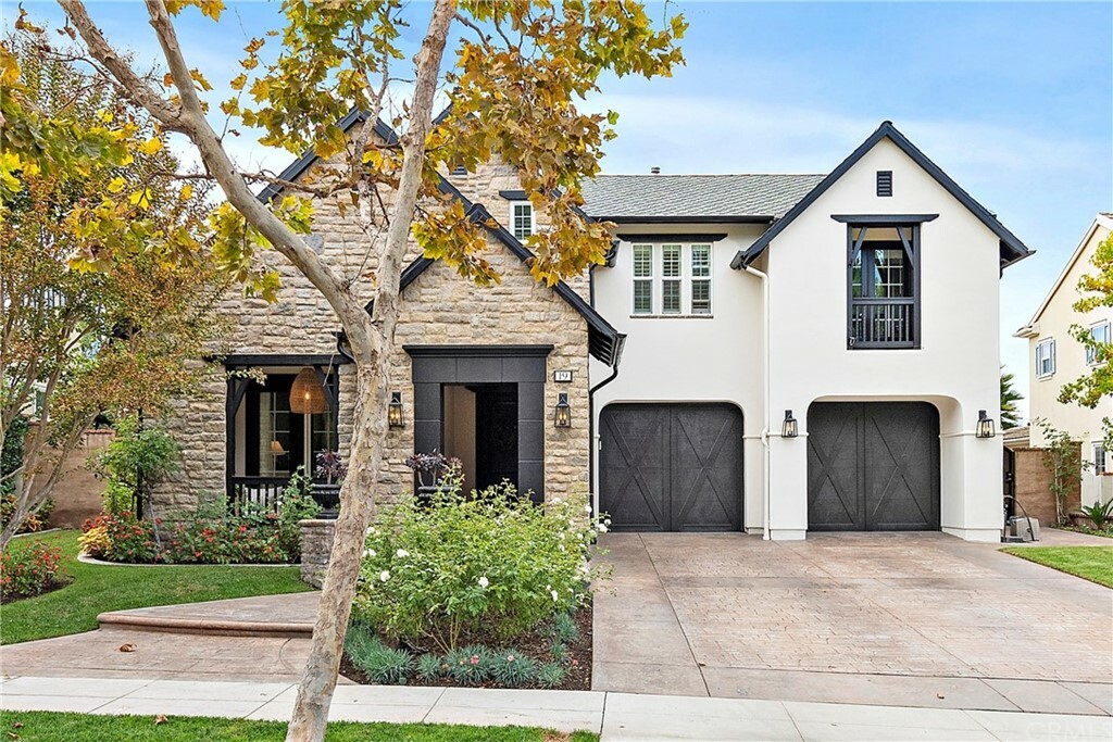 Property Photo: 19 Basilica Place CA 92694