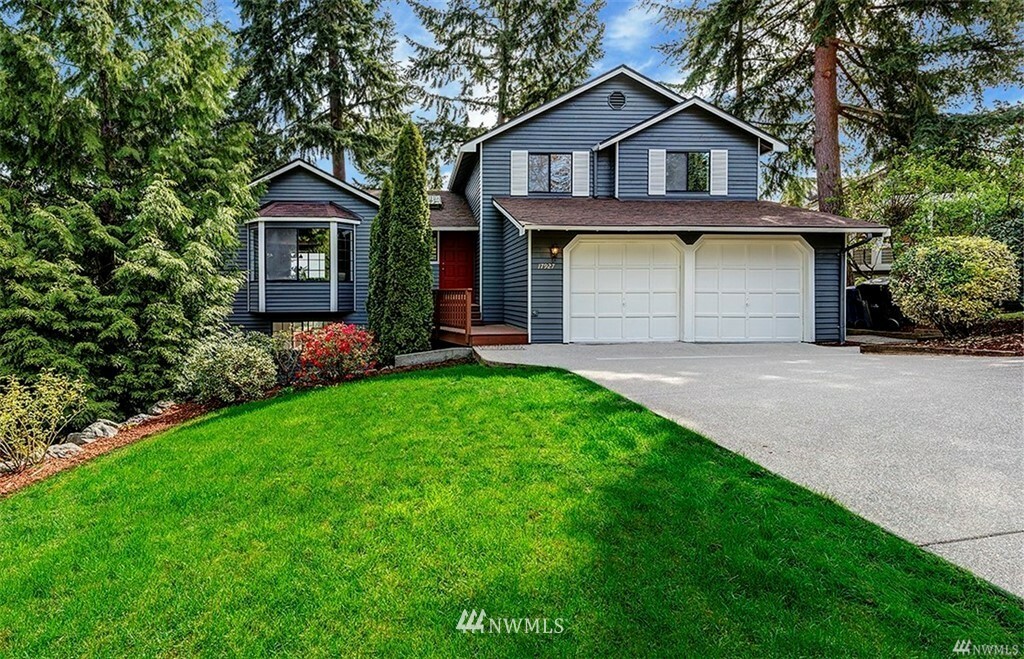 Property Photo: 17927 NE 101st Court WA 98052