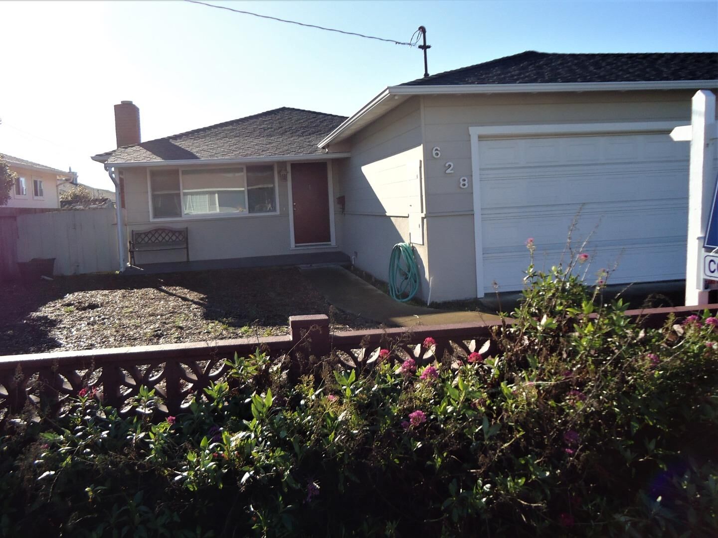 Property Photo:  628 Grove Street  CA 94019 