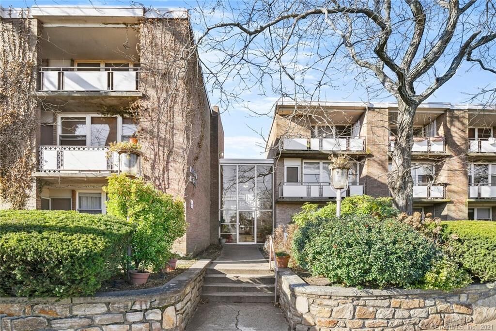 Property Photo:  25 Ellsworth Street 12  CT 06605 
