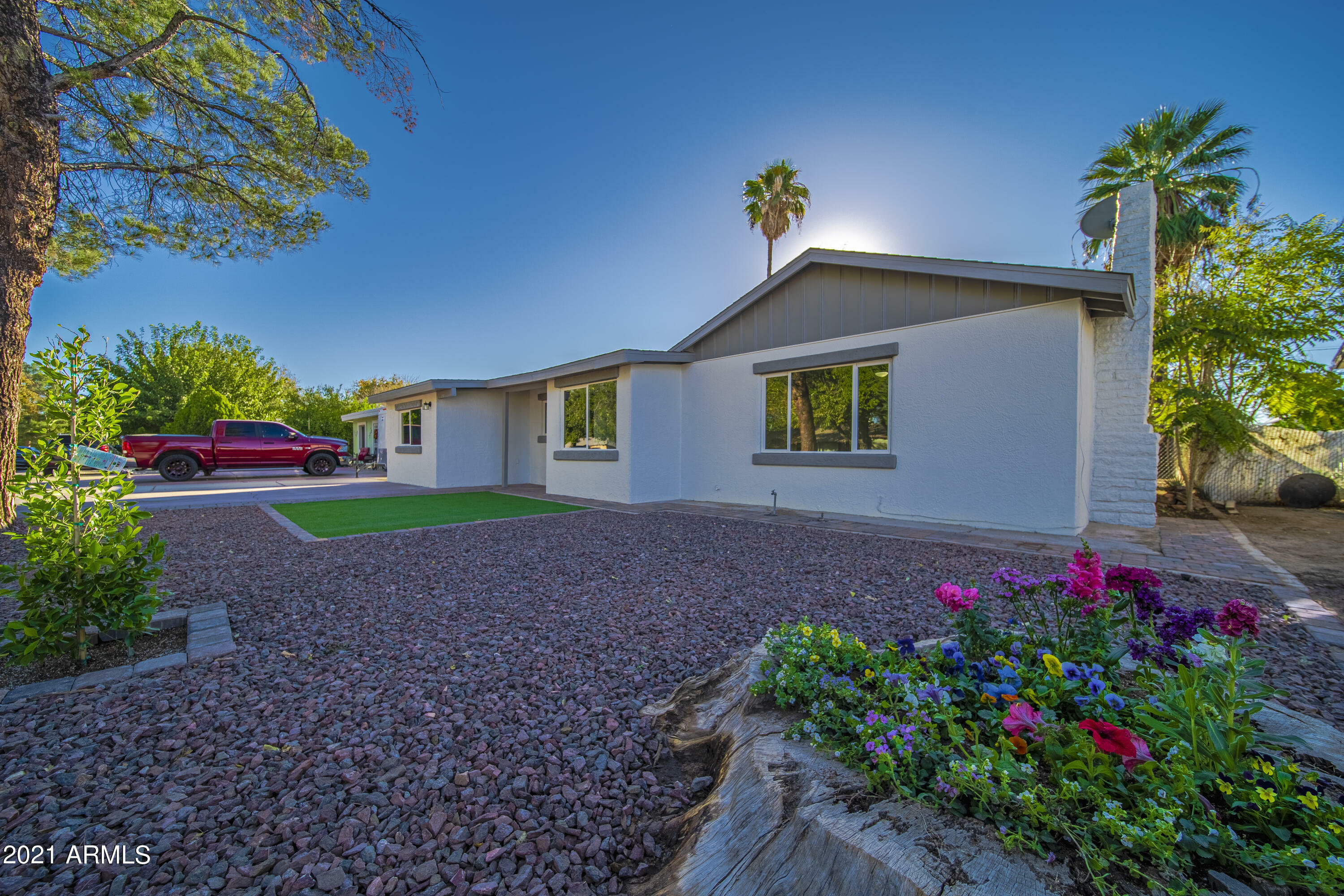 Property Photo:  281 E Genung Avenue  AZ 85390 