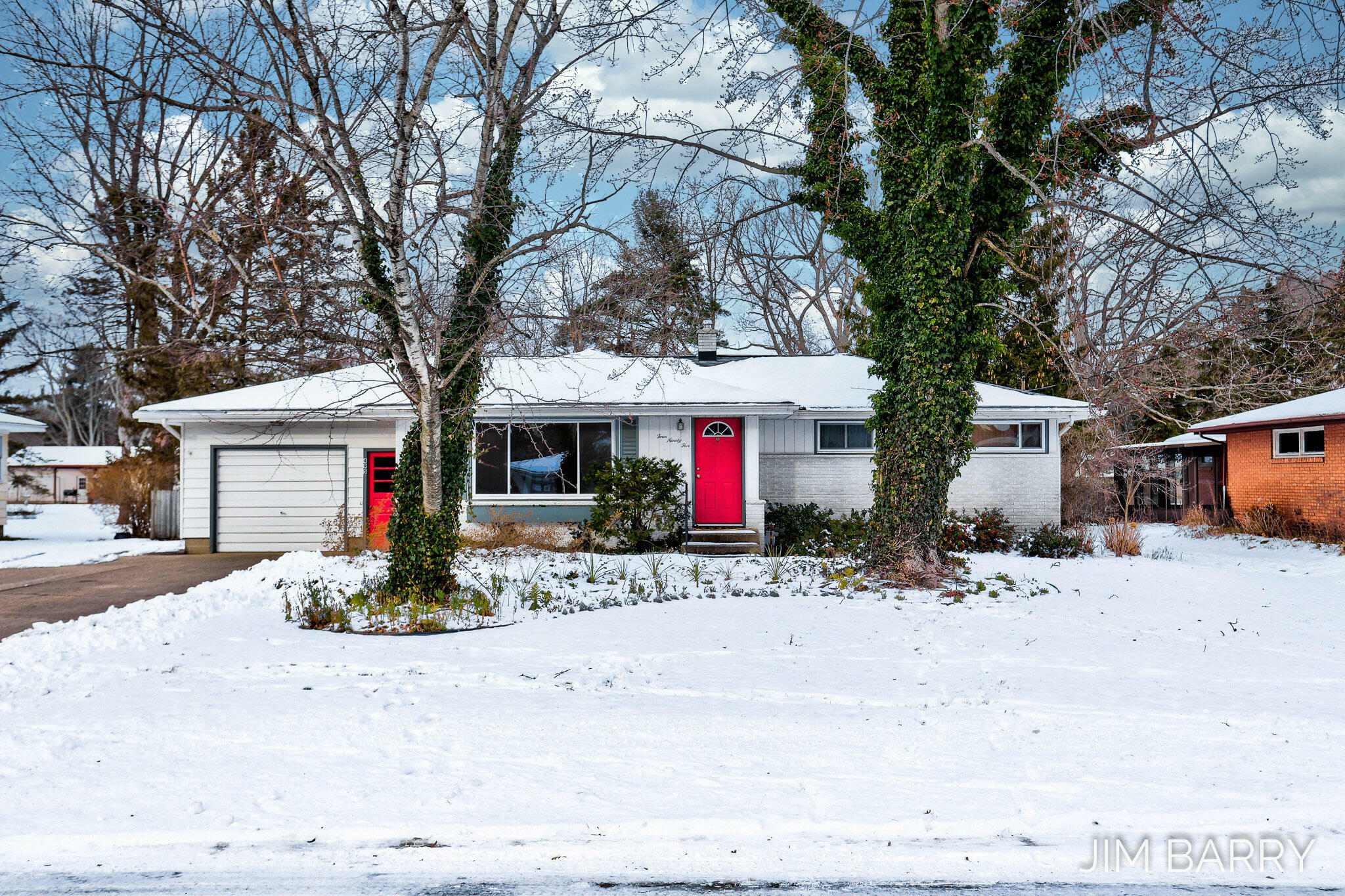 Property Photo: 495 Essenburg Drive MI 49424