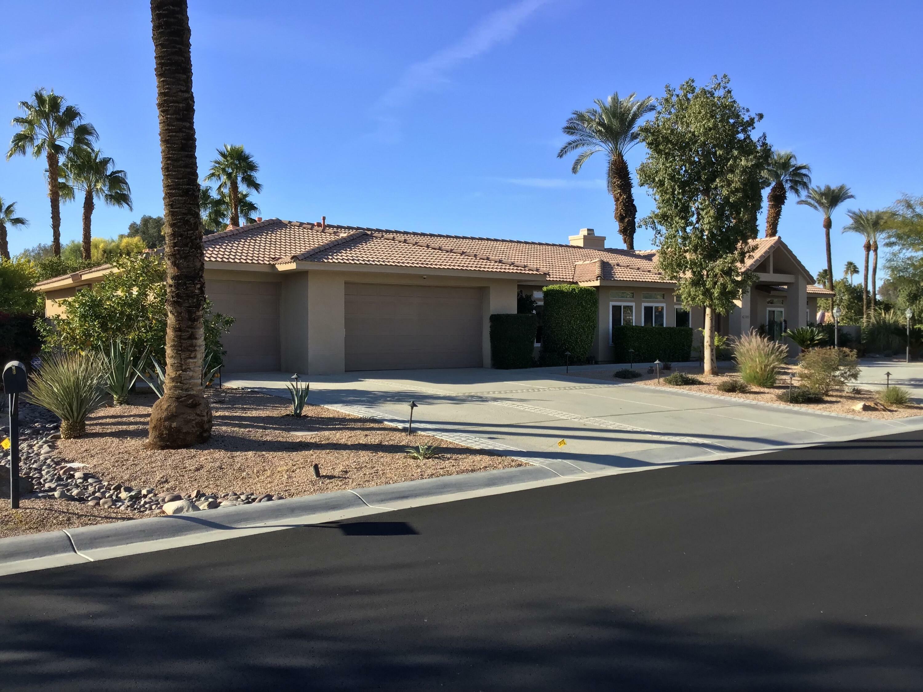 Property Photo: 42705 Baracoa Drive CA 92203