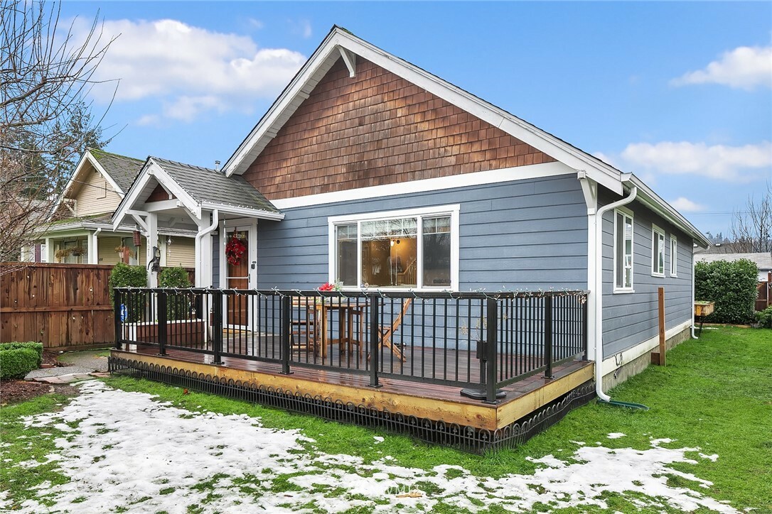 Property Photo: 421 Williams Avenue N WA 98057
