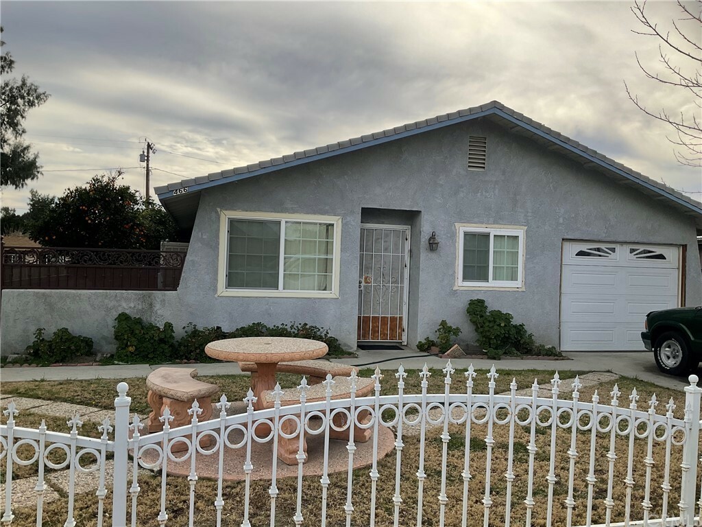 Property Photo: 466 W 5th Street CA 92583