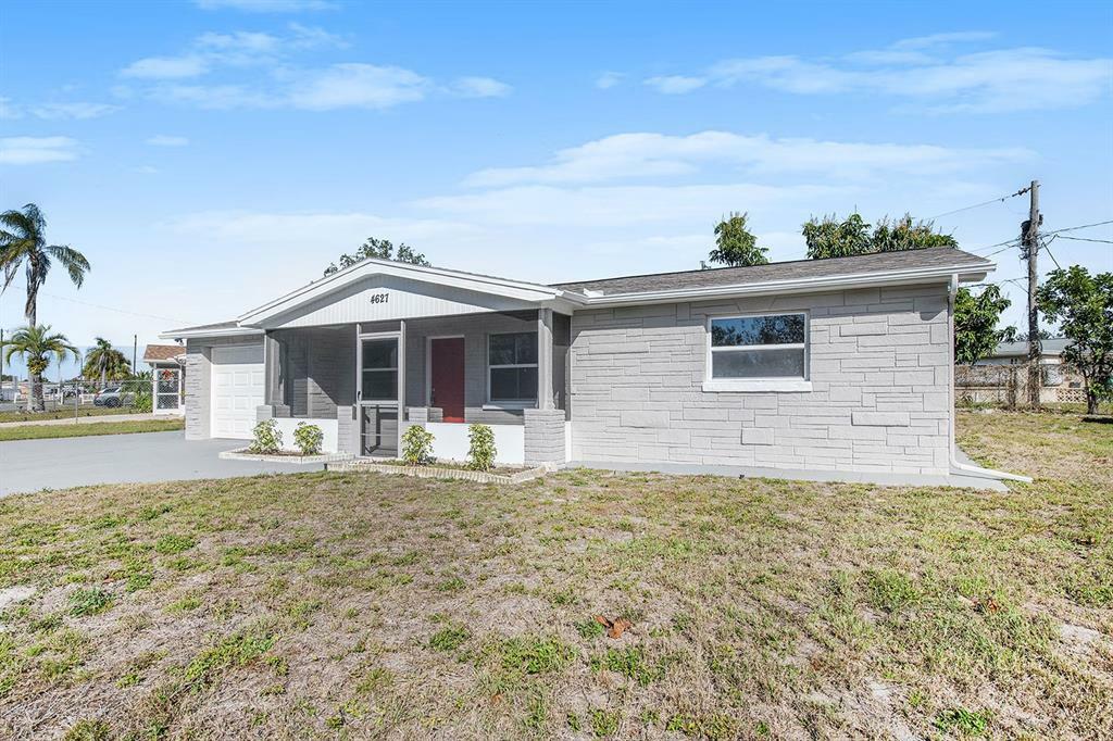 Property Photo:  4627 Koala Drive  FL 34690 