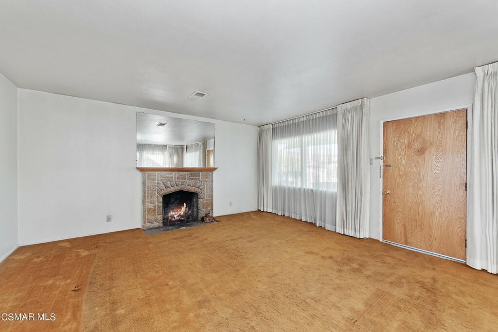 Property Photo:  106 E Barnett Street  CA 93001 