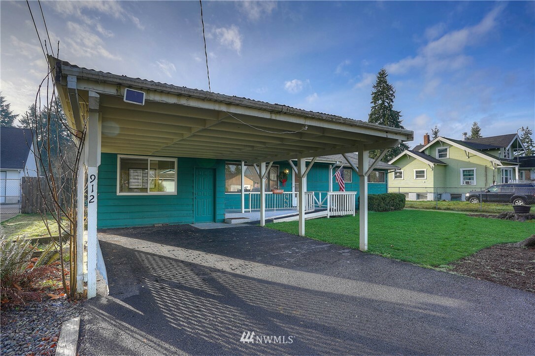 Property Photo:  912 141st Street S  WA 98444 