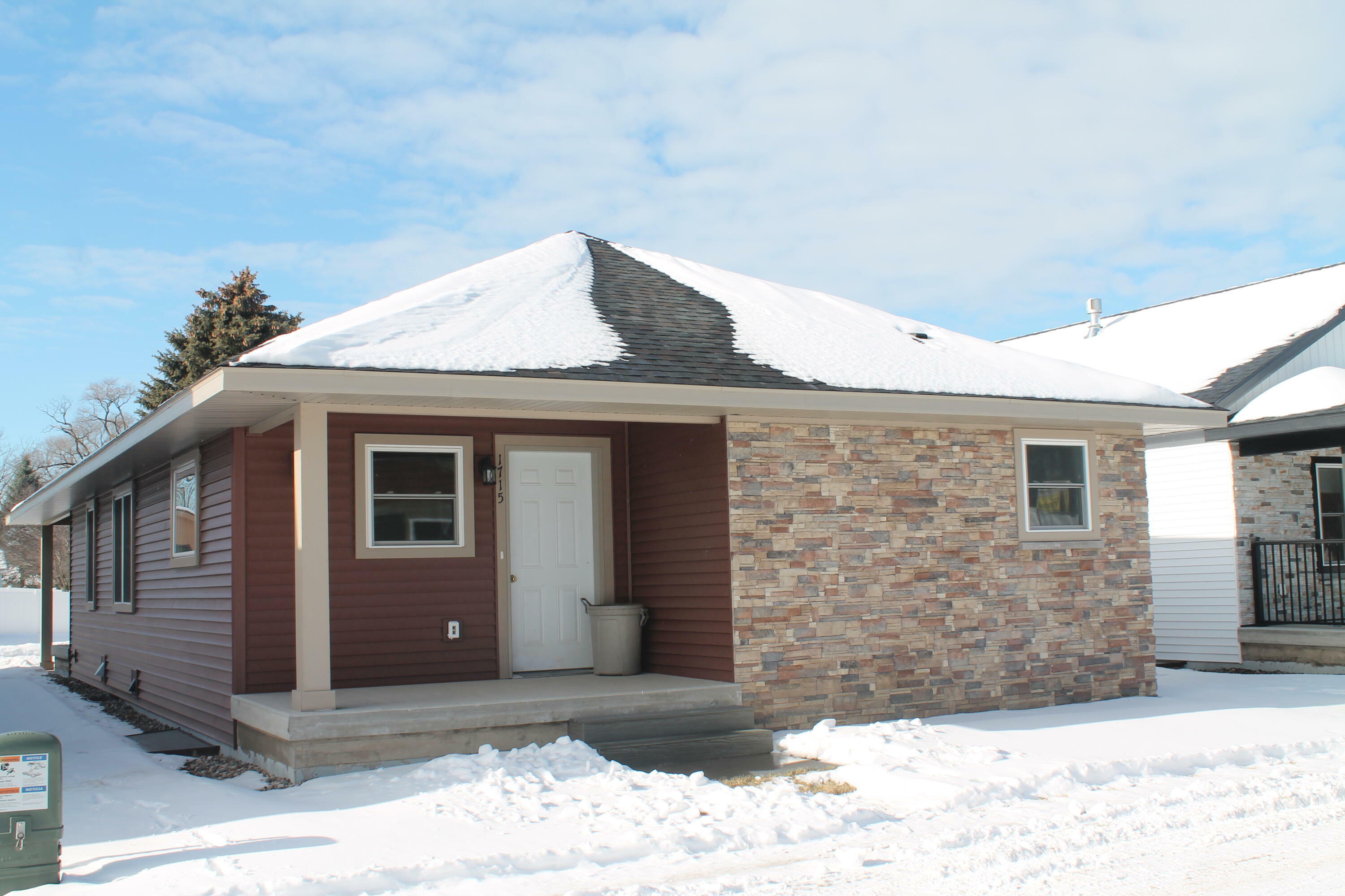 Property Photo:  1715 Wisconsin Ct  WI 54601 