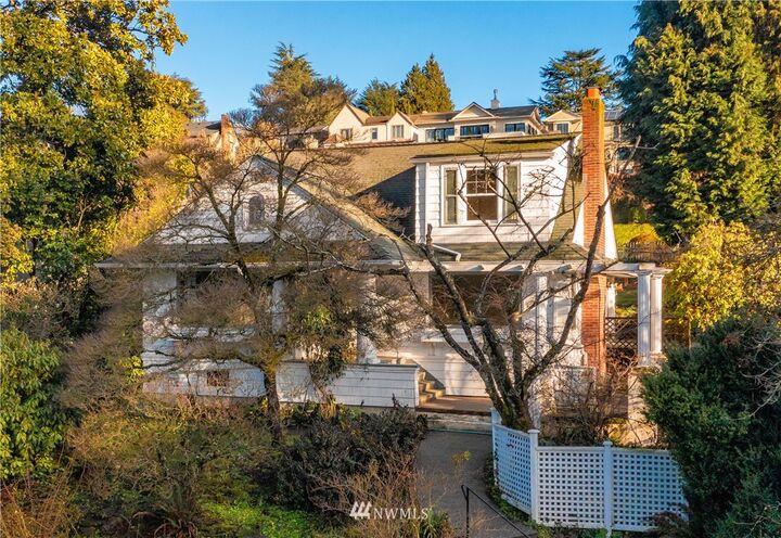 3524 W Laurelhurst Drive NE  Seattle WA 98105 photo