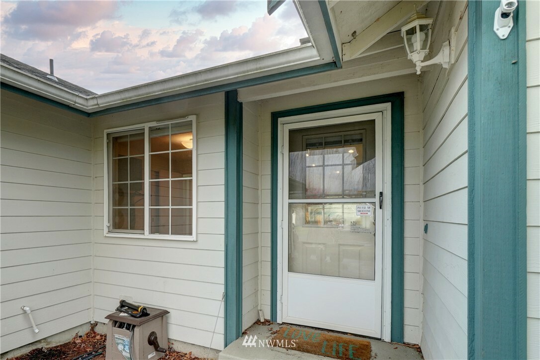 Property Photo: 6038 60th Loop SE WA 98513