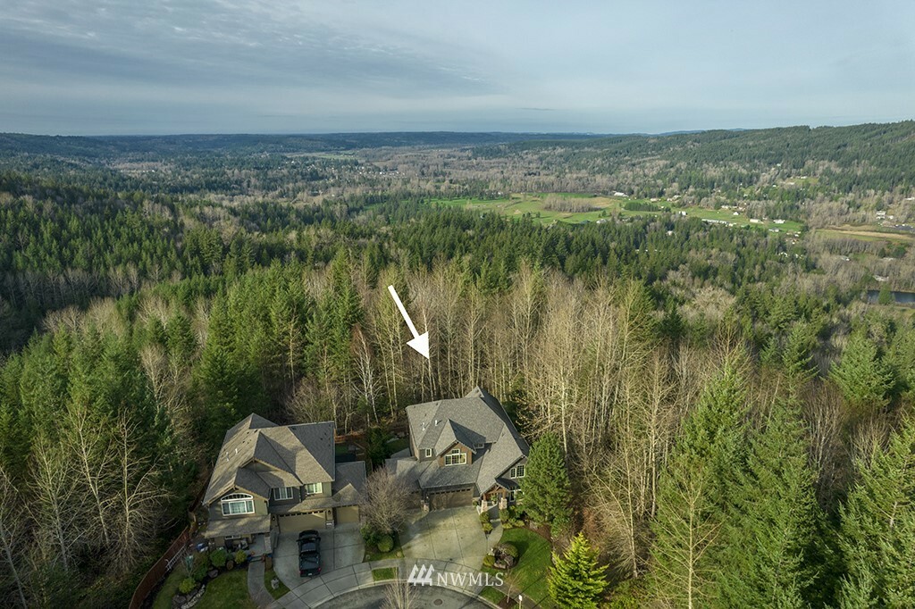 Property Photo:  6209 Whitaker Lane SE  WA 98065 