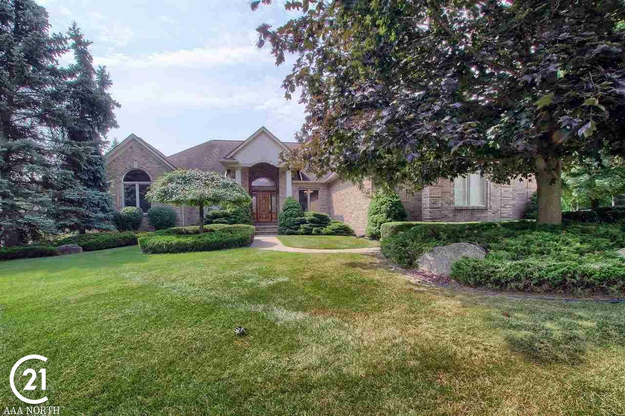 Property Photo:  5914 Lakeview Dr  MI 48094 