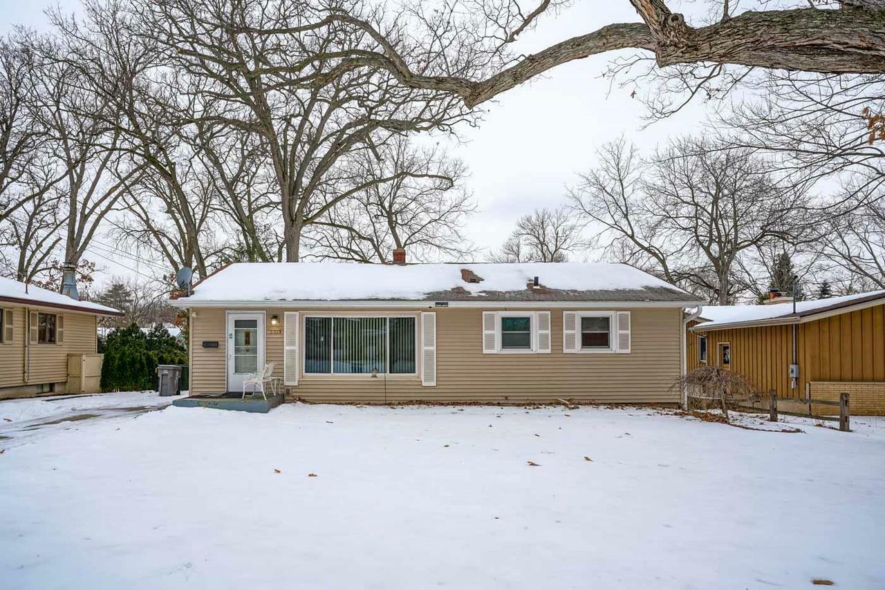 Property Photo:  5109 Arrowhead Dr  WI 53716 