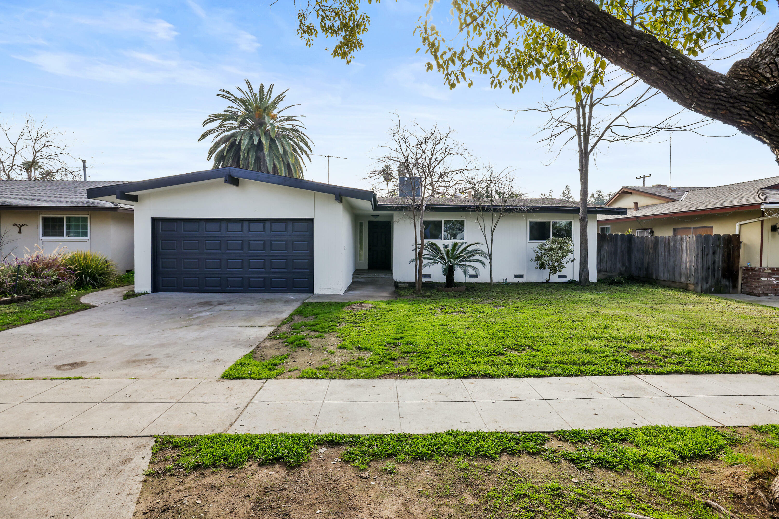 Property Photo:  1231 E San Jose Avenue  CA 93710 