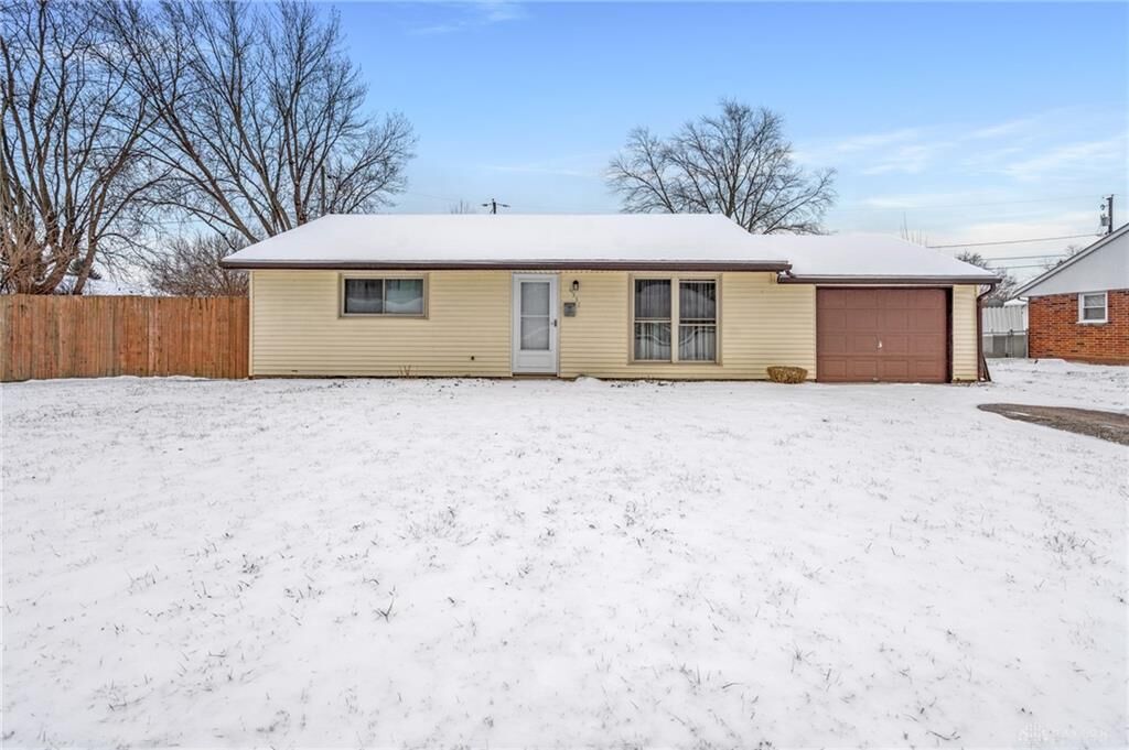 Property Photo: 6531 Oak Hill Drive OH 45323