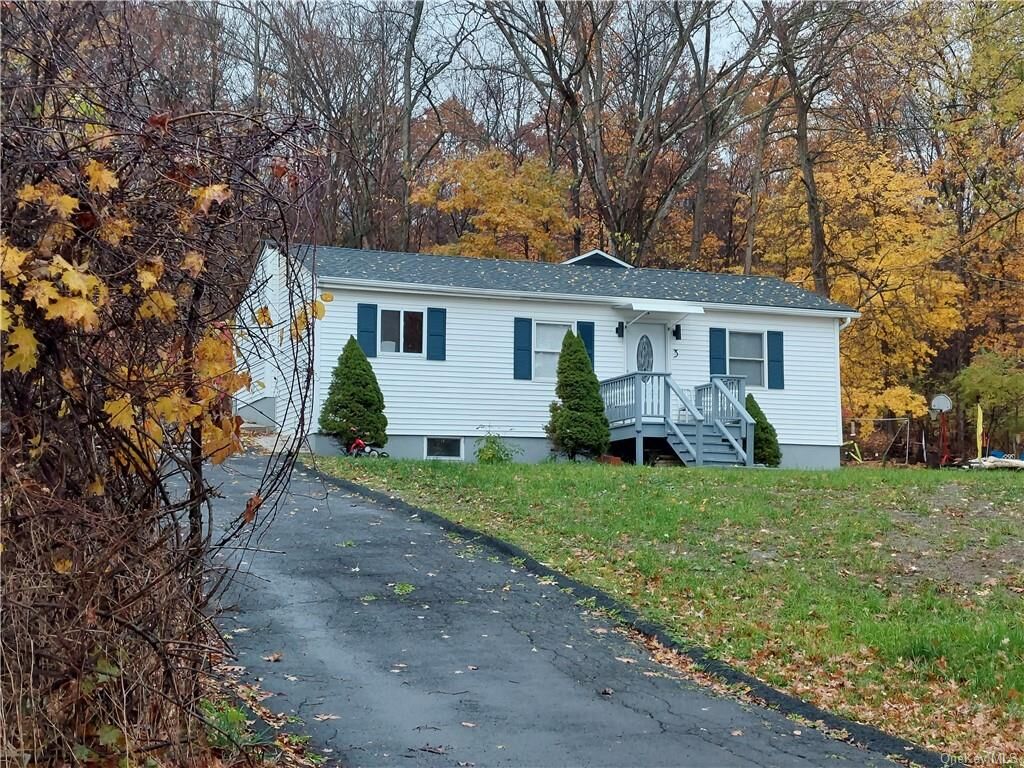 Property Photo:  3 Donna Jean Drive  NY 10950 