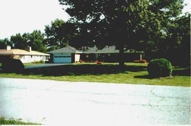 Property Photo: 5225 Thornleigh Drive IN 46226