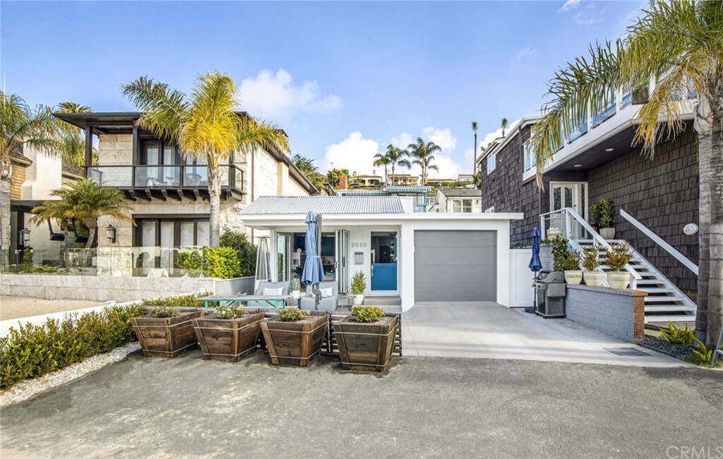 Property Photo: 2608 Cove Street CA 92625