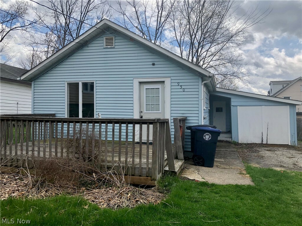 Property Photo: 950 Harrison Avenue OH 44314