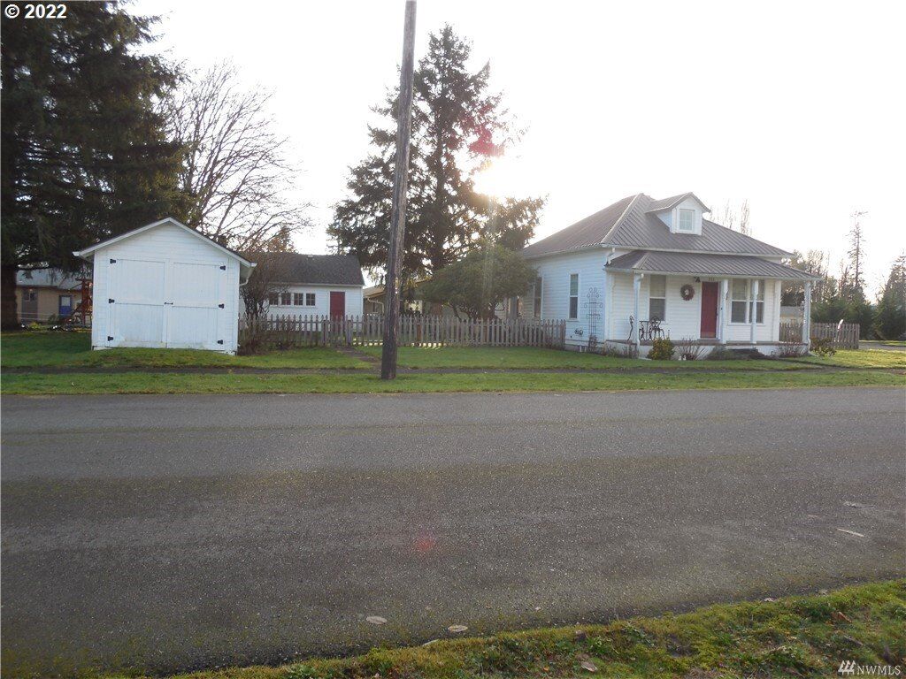 Property Photo:  311 Washington St  WA 98591 