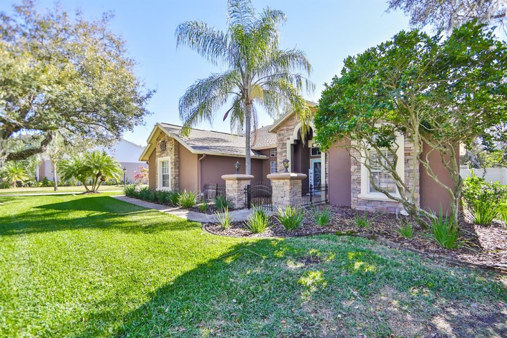 Property Photo:  8803 Crosswood Court  FL 33578 