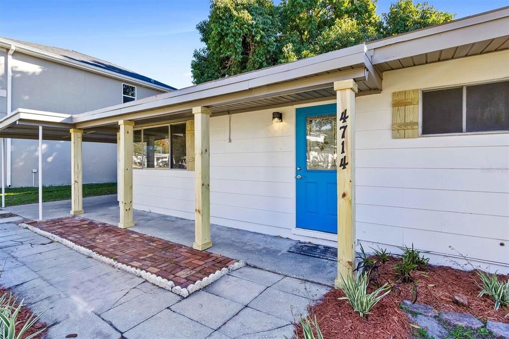 Property Photo: 4714 W Leila Avenue FL 33616