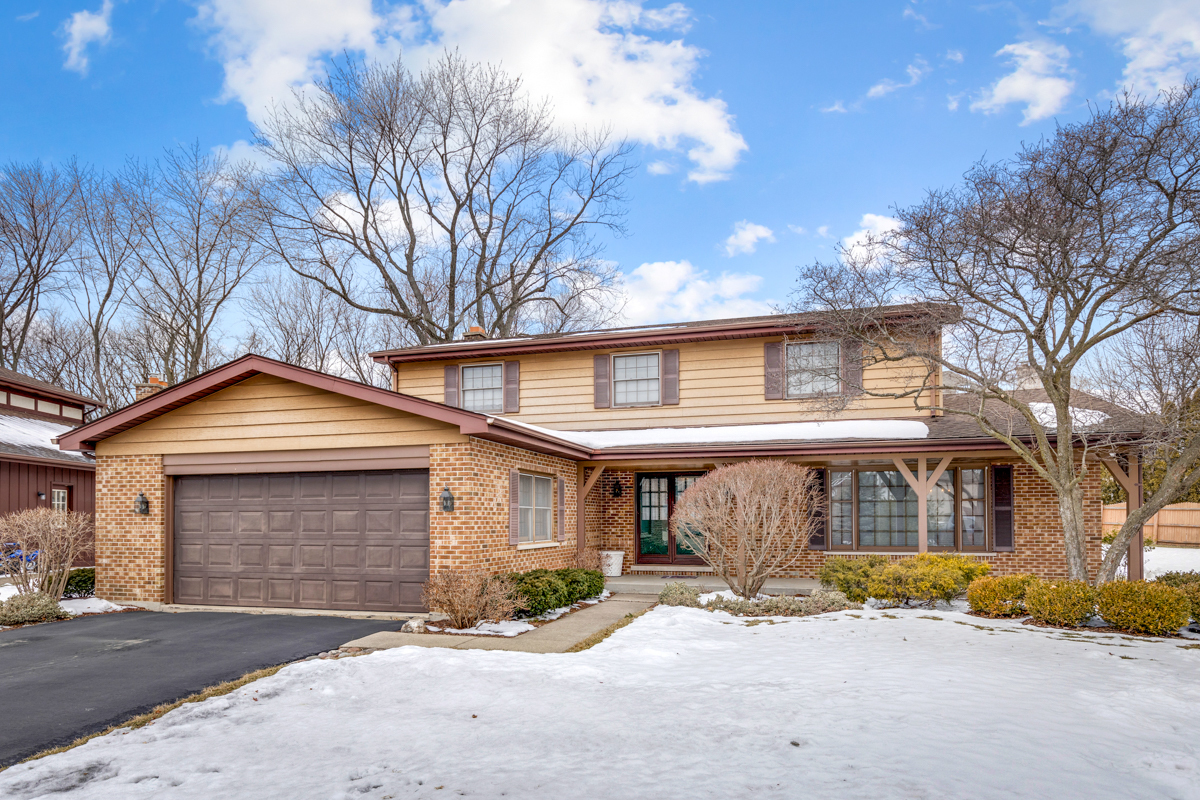 Property Photo:  1236 N Hickory Trail  IL 60101 